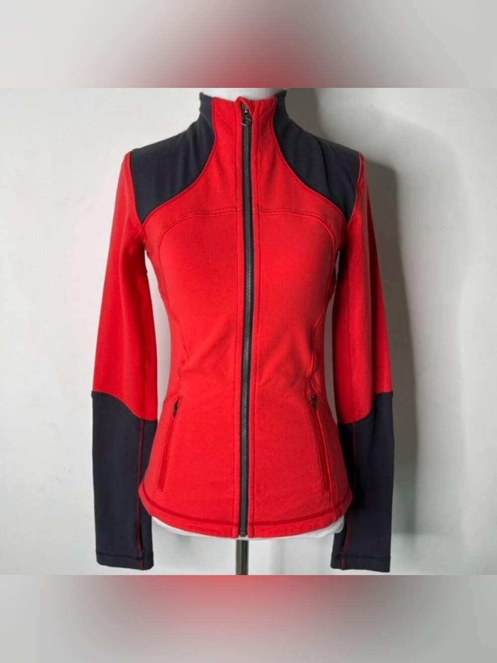🍋 LULULEMON | Forme Jacket - Picture 2 of 7